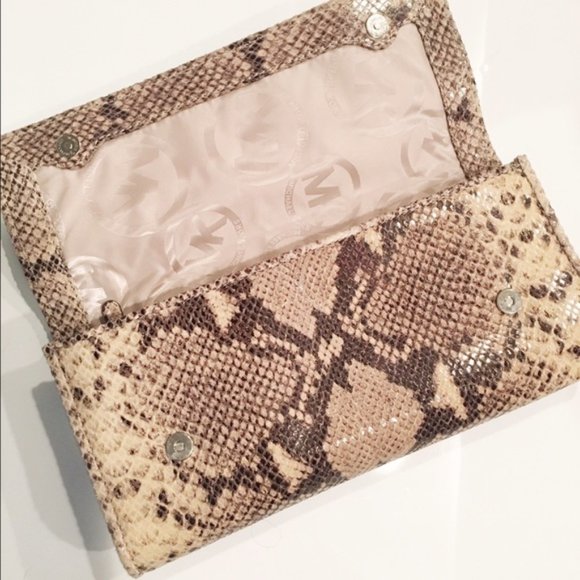 12/3 MICHAEL KORS